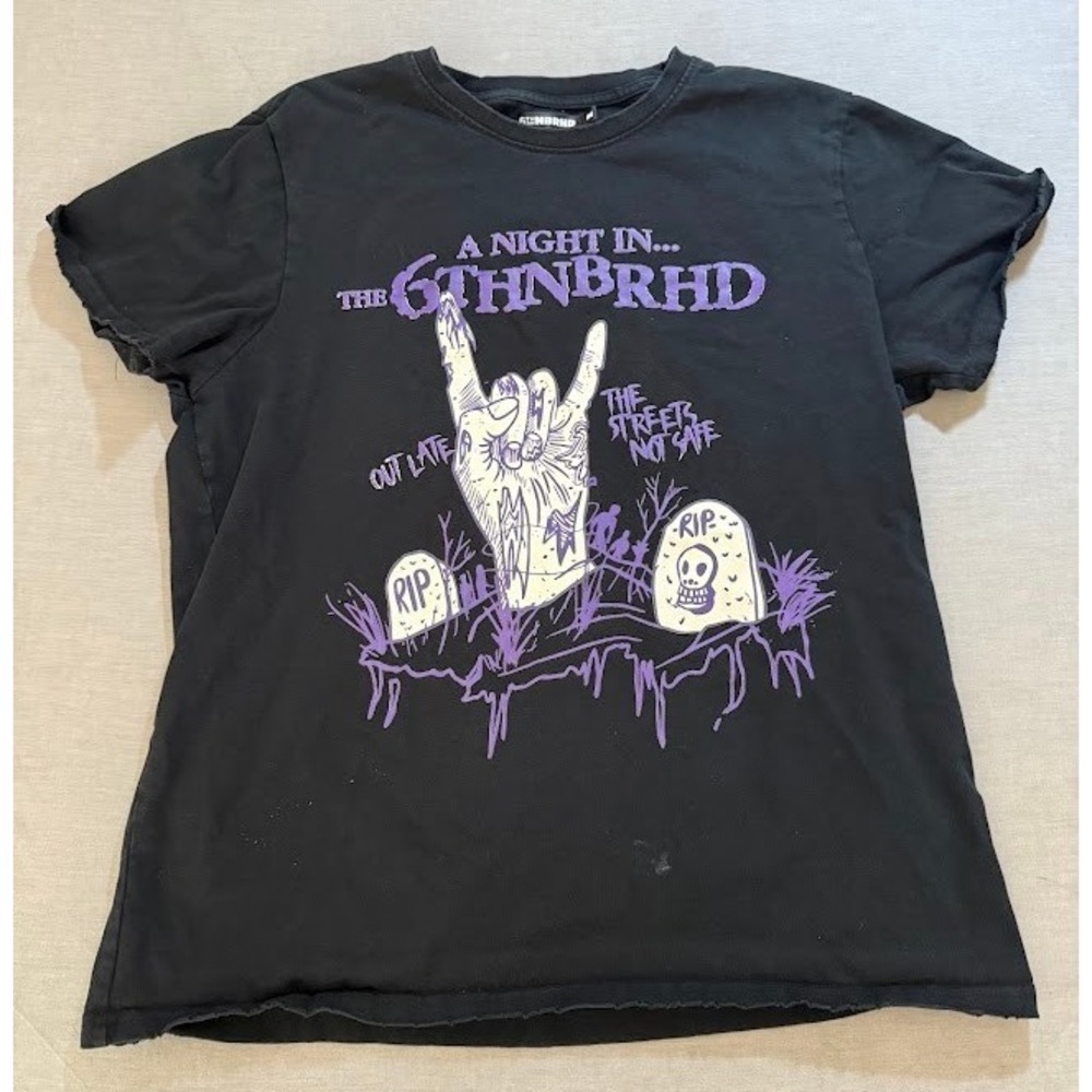 THE 6THNBRHD A NIGHT IN THE GRAVE Zombie Hand Graphic T Shirt M Black